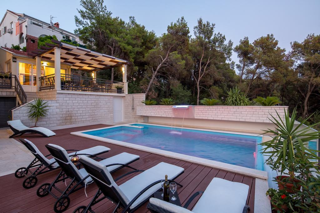 Villa Fani - Apartments In โตรกีร์ ภายนอก รูปภาพ