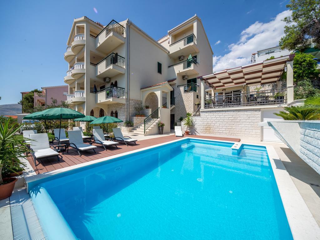 Villa Fani - Apartments In โตรกีร์ ภายนอก รูปภาพ