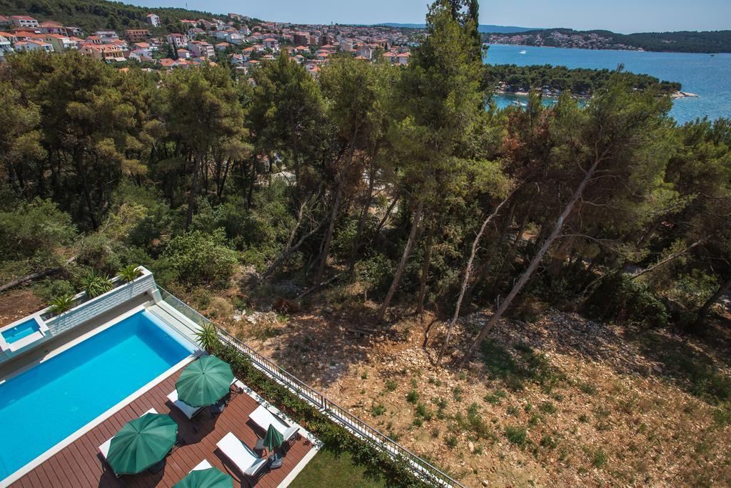 Villa Fani - Apartments In โตรกีร์ ภายนอก รูปภาพ
