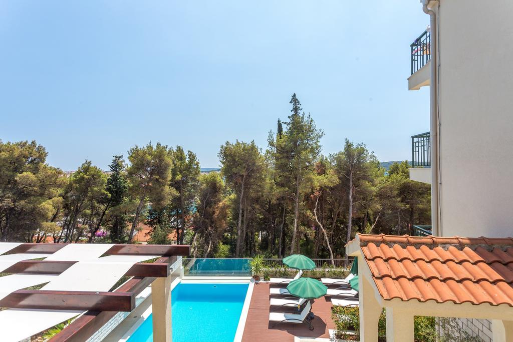 Villa Fani - Apartments In โตรกีร์ ภายนอก รูปภาพ