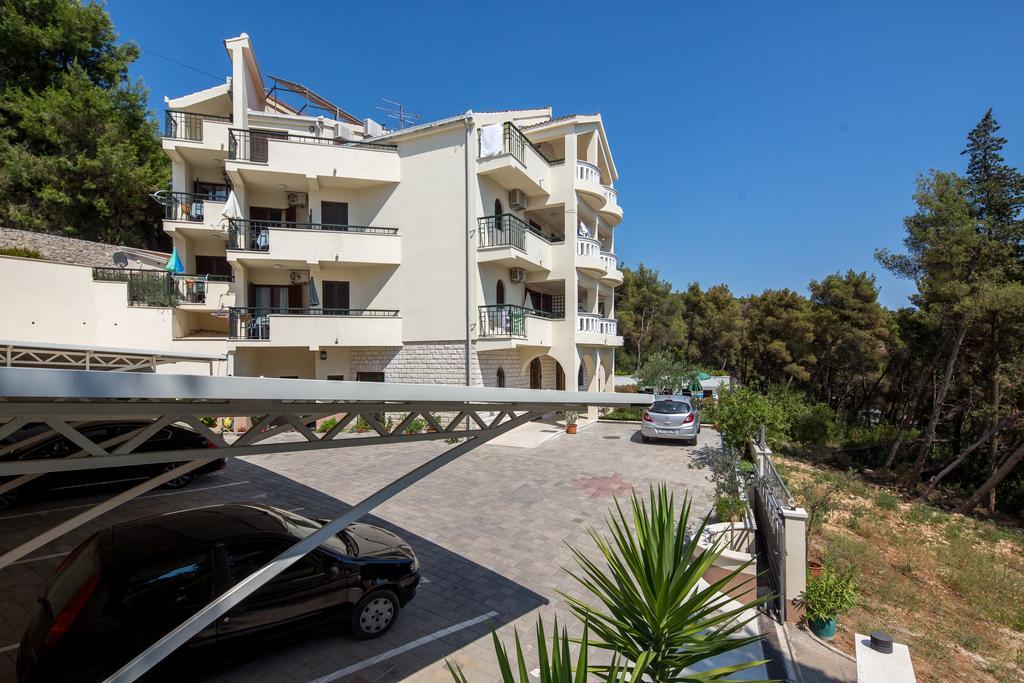 Villa Fani - Apartments In โตรกีร์ ภายนอก รูปภาพ