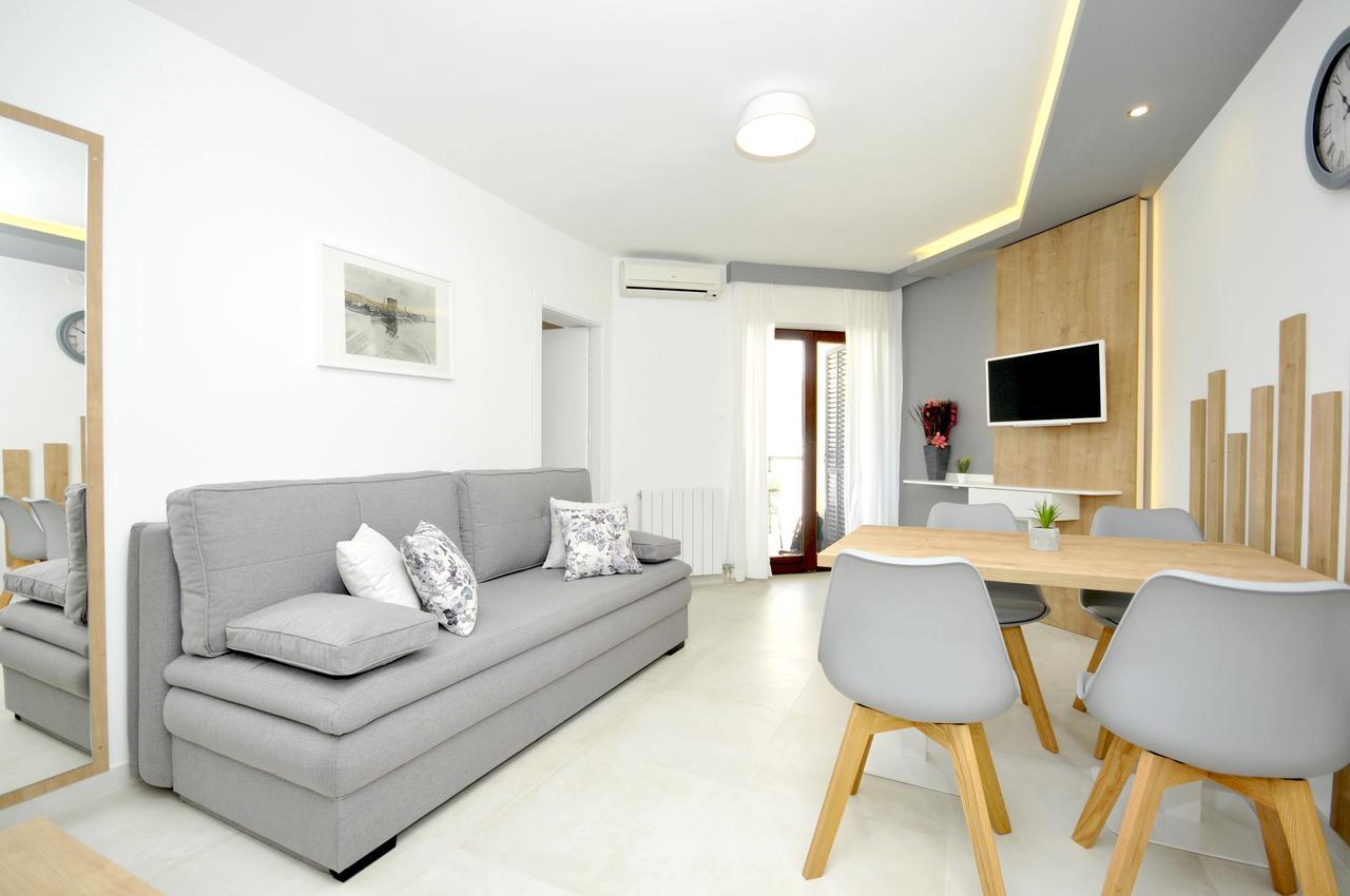 Villa Fani - Apartments In โตรกีร์ ภายนอก รูปภาพ