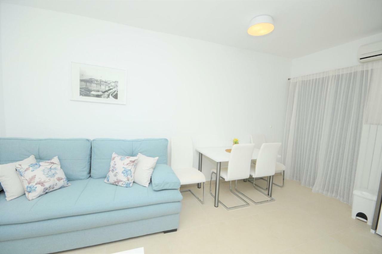 Villa Fani - Apartments In โตรกีร์ ภายนอก รูปภาพ